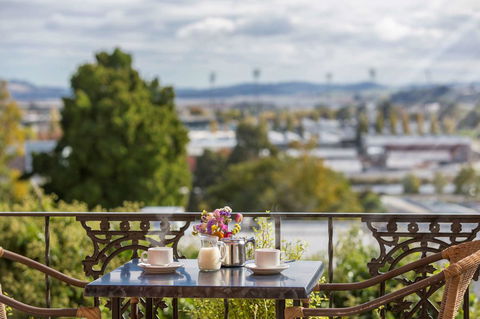 Coach House Launceston - Tourism Cairns 27