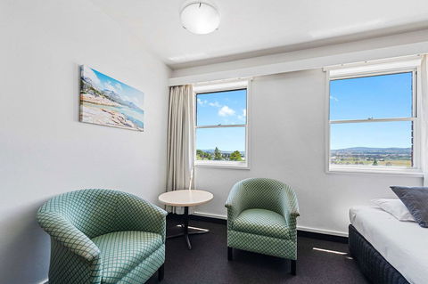 Coach House Launceston - Tourism Cairns 18