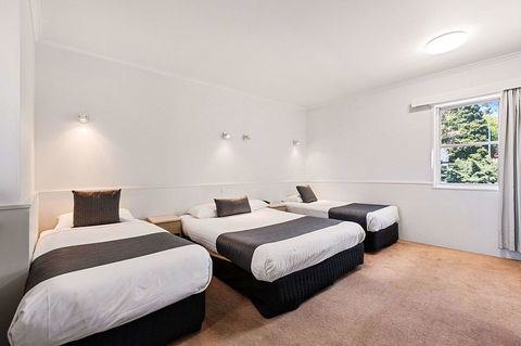 Coach House Launceston - Tourism Cairns 14