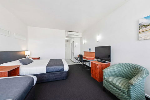 Coach House Launceston - Tourism Cairns 6