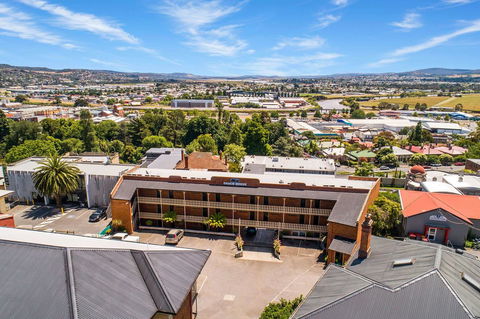 Coach House Launceston - Tourism Cairns 32