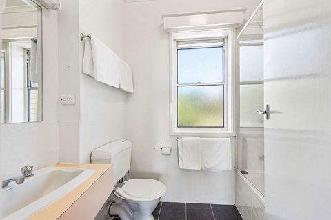 Coach House Launceston - Tourism Cairns 25