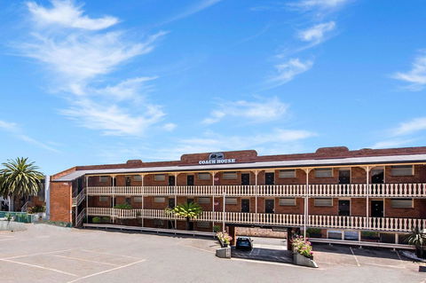 Coach House Launceston - Tourism Cairns 31