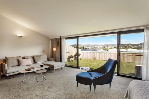 MACq 01 Hotel - Tourism Cairns 24