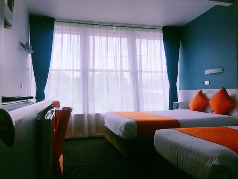 Waterfront Lodge Motel - Tourism Cairns 21