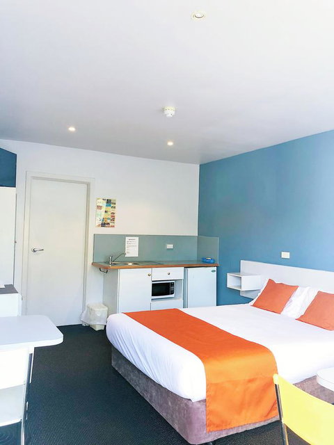 Waterfront Lodge Motel - Tourism Cairns 11