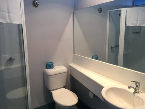 Waterfront Lodge Motel - Tourism Cairns 28