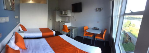 Waterfront Lodge Motel - Tourism Cairns 36
