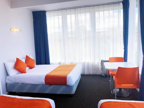 Waterfront Lodge Motel - Tourism Cairns 9
