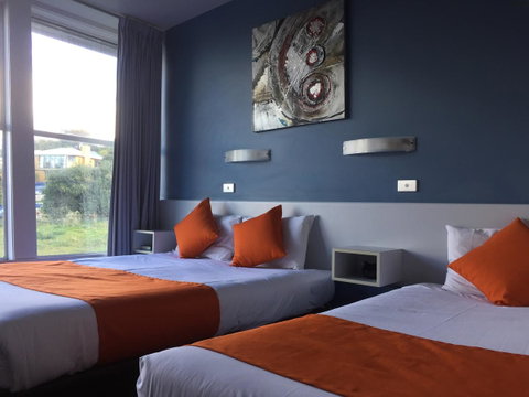 Waterfront Lodge Motel - Tourism Cairns 1