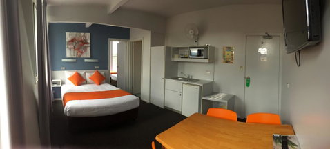 Waterfront Lodge Motel - Tourism Cairns 35
