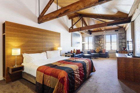 The Henry Jones Art Hotel - Tourism Cairns 6