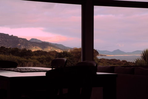 Eagle Peaks At Freycinet - Tourism Cairns 18