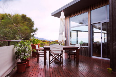 Eagle Peaks At Freycinet - Tourism Cairns 22