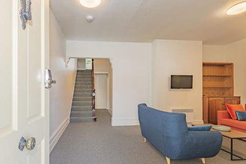 4 Bedroom House - Hobart CBD - Free Parking - Free WIFI - Tourism Cairns 21