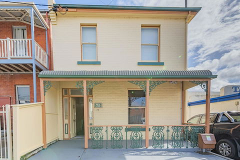 4 Bedroom House - Hobart CBD - Free Parking - Free WIFI - Tourism Cairns 14