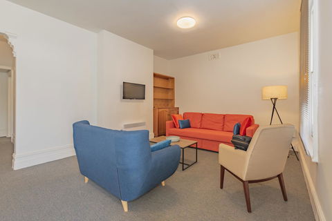 4 Bedroom House - Hobart CBD - Free Parking - Free WIFI - Tourism Cairns 22