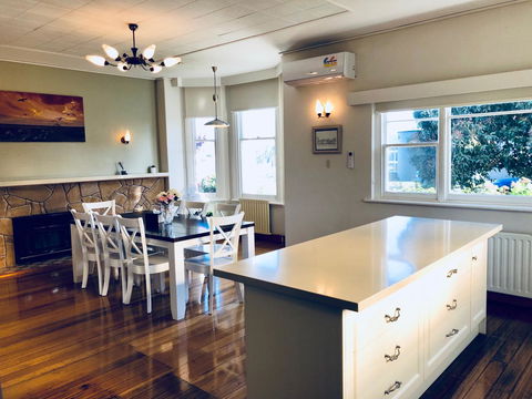 Riverbank Villa - Tourism Cairns 4