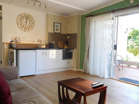 Amble\'a\'While On Tamar - Tourism Cairns 3