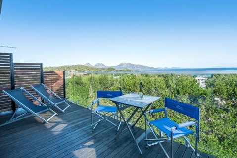 Freycinet Panorama - Tourism Cairns 0