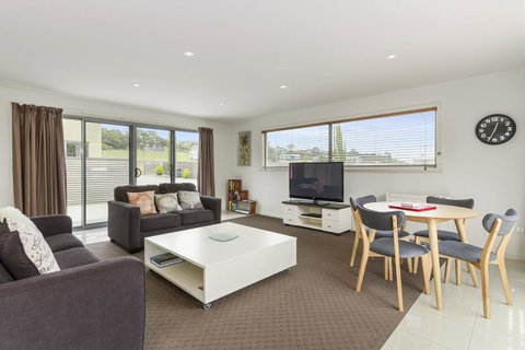 170 Hazards View Drive - Unit 2 - Tourism Cairns 5