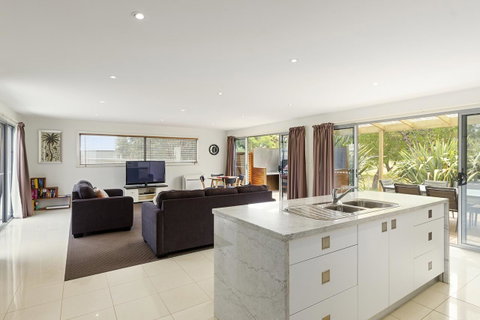170 Hazards View Drive - Unit 2 - Tourism Cairns 1