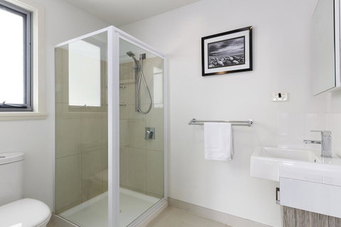 170 Hazards View Drive - Unit 2 - Tourism Cairns 9