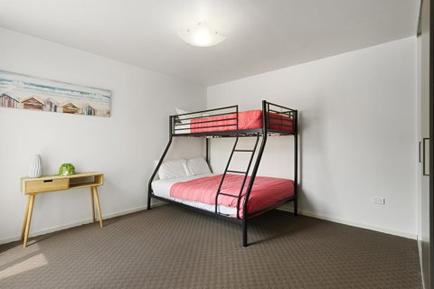 170 Hazards View Drive - Unit 2 - Tourism Cairns 8