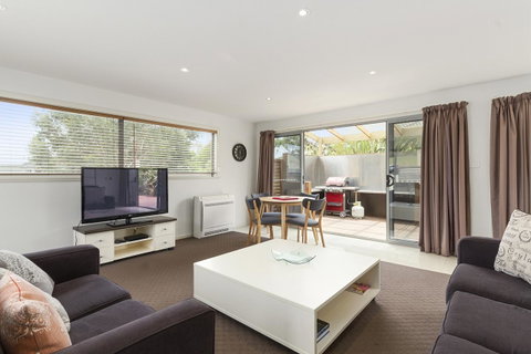 170 Hazards View Drive - Unit 2 - Tourism Cairns 6