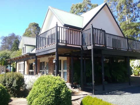 Robin\'s Nest B&B - Tourism Cairns 0