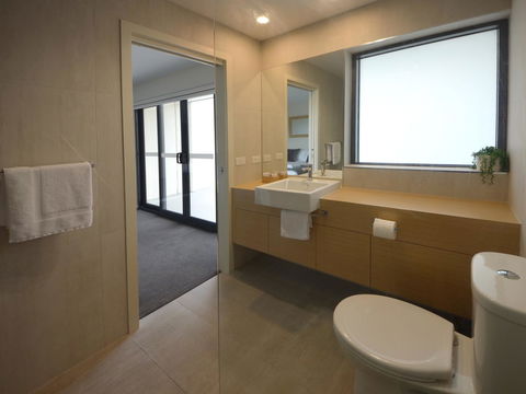 Kangaroo Bay Apartments - Tourism Cairns 8