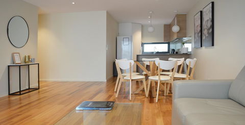 Kangaroo Bay Apartments - Tourism Cairns 14