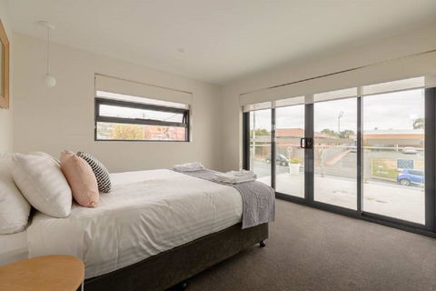 Kangaroo Bay Apartments - Tourism Cairns 28