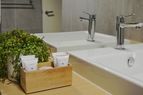 Kangaroo Bay Apartments - Tourism Cairns 16