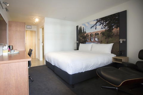 Hotel Launceston - Tourism Cairns 1