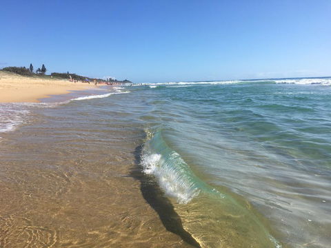 NEW UPMARKET COMFORTABLE 2 Bed, 2 Bath, OCEAN VIEWS, 250m To BUDDINA BEACH! - Tourism Cairns 0