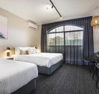Nightcap at Springwood Hotel - Tourism Cairns