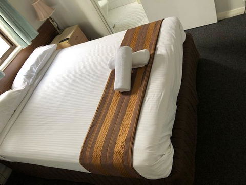 Normandie Inn And Function Centre - Tourism Cairns 1