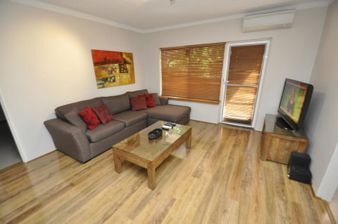 North Ryde Self-Contained One-Bedroom Apartment (7KHRT) - Tourism Cairns 3