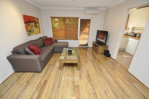 North Ryde Self-Contained One-Bedroom Apartment (7KHRT) - Tourism Cairns 1