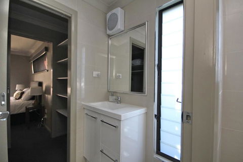 NORTHERN HAVEN-3/16 David Campbell St NH - Tourism Cairns 3