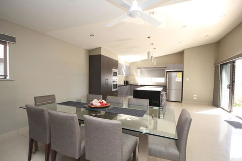 NORTHERN HAVEN-3/16 David Campbell St NH - Tourism Cairns 2