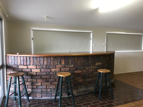 O'Shea's Royal Hotel - Tourism Cairns 2