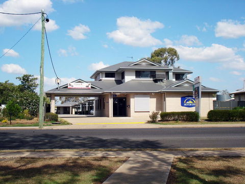 Oakey Motor Inn - Tourism Cairns 0