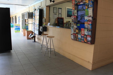 Oasis Inn Apartments - Tourism Cairns 1