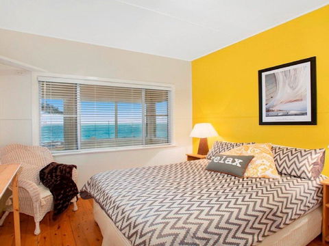 Ocean Blue Apartment One - Oceanfront Apartment - Tourism Cairns 2