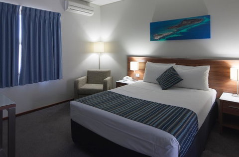 Ocean Centre Hotel - Tourism Cairns 3