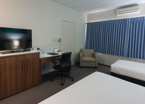 Ocean Centre Hotel - Tourism Cairns 1