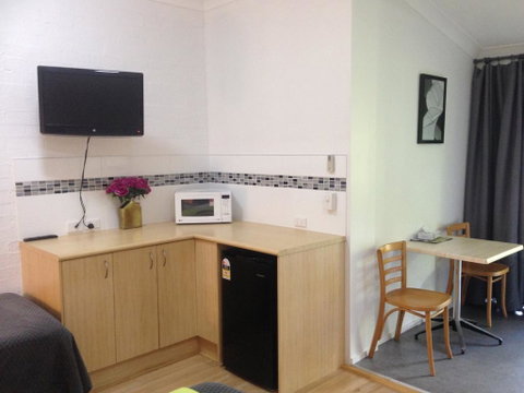 Ocean Shores Motel - Tourism Cairns 1