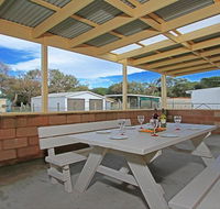 Ohio - one street back from beach access - Tourism Cairns